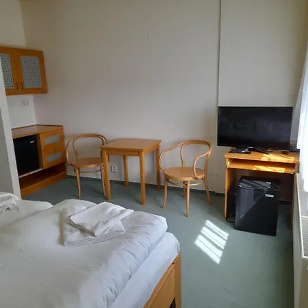 Smaragd 3* Prague