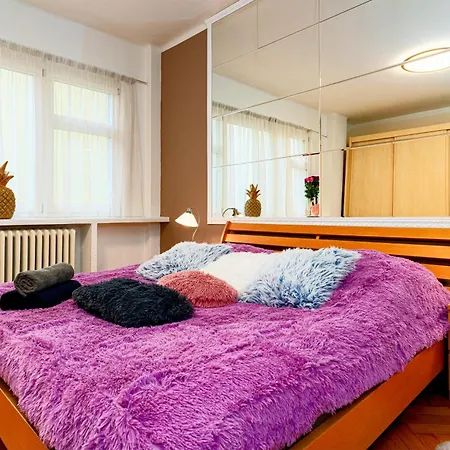Moonlight Deluxe Apartment
