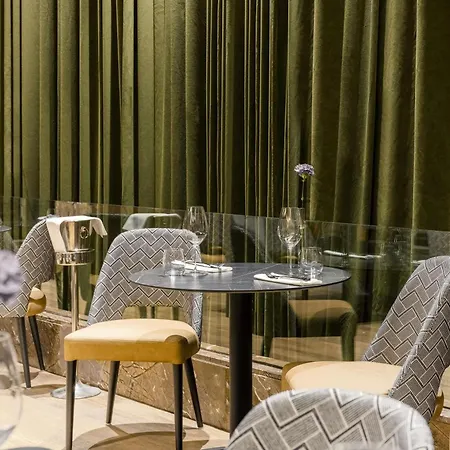 Hotel Nh Collection Carlo Iv Prag