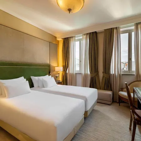 Hotel Nh Collection Carlo Iv 5*