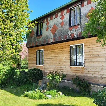 Old Summer House With Renovated Bathroom Apartamento