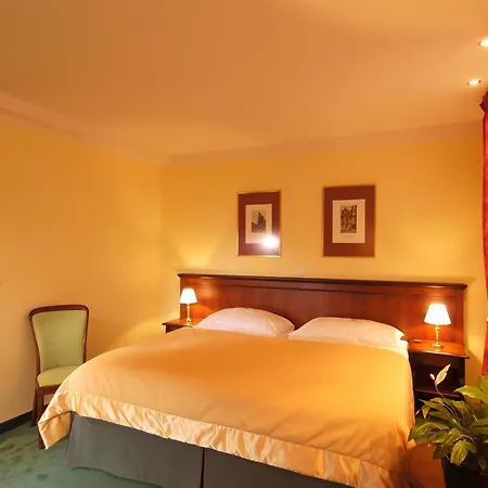 Hotel Ea Jeleni Dvur Castle 3*