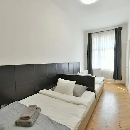 Wsp Petrin Garden Hotel apartamentowy