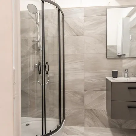 Wsp Petrin Garden Hotel apartamentowy *