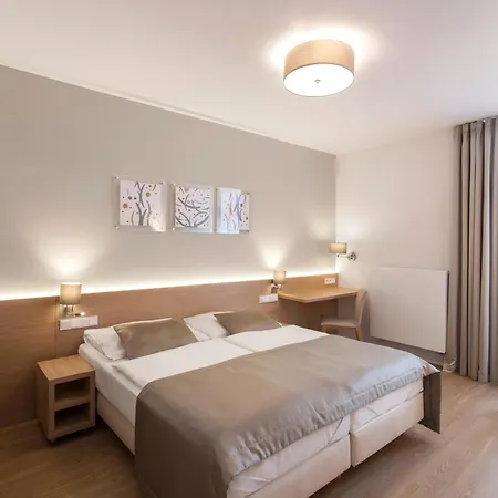 Carol Hotel 4*
