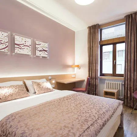 Carol Hotel 4*