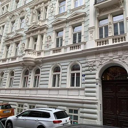 Charles Square Apartment *