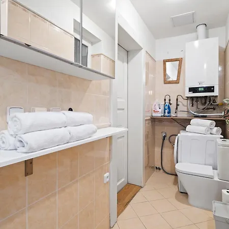 Vintage Apts In Heart Of By Michal&friends *