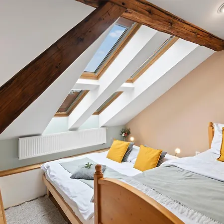Vintage Apts In Heart Of By Michal&friends *