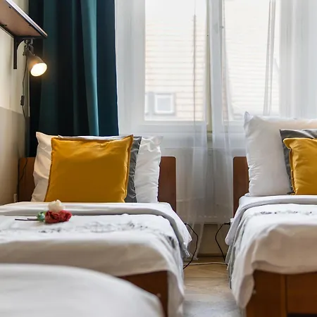 Vintage Apts In Heart Of By Michal&friends *