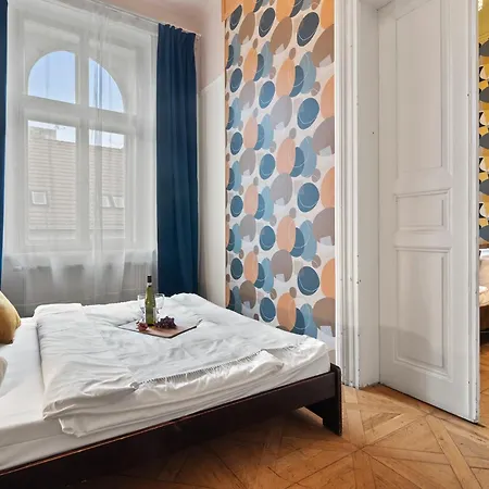 Vintage Apts In Heart Of By Michal&friends *