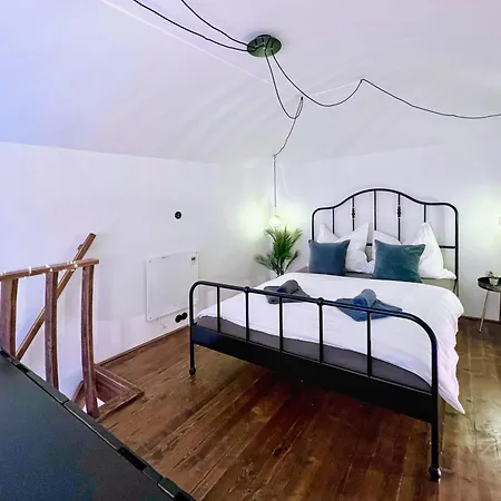 Wow Miniloft, Near Wenceslas Square, Centre, Fast Wifi Prague