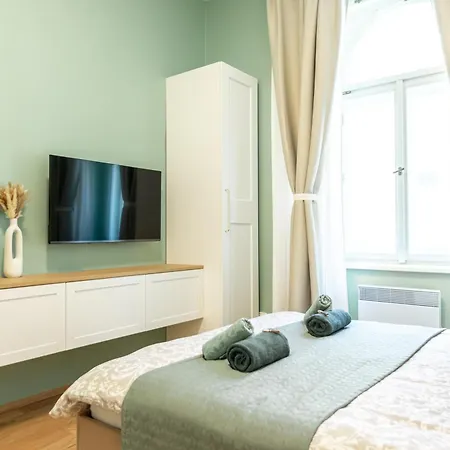 Apartament Modern & Spacious Near The Old Town *
