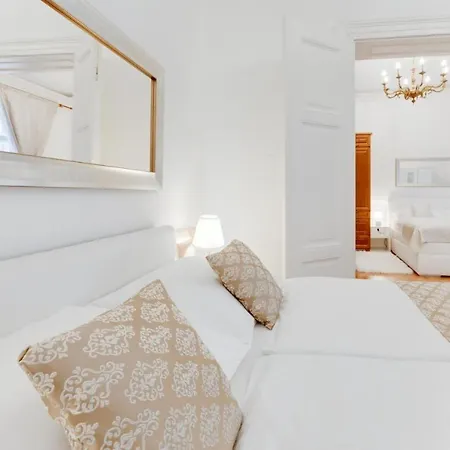 Wenceslas Square Royal Apartment Prague