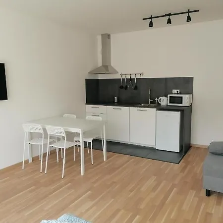 Brand New Two #23 With Free Parking In The Center Appartement Praag