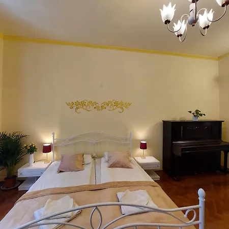 Apartment Zuzana Piano