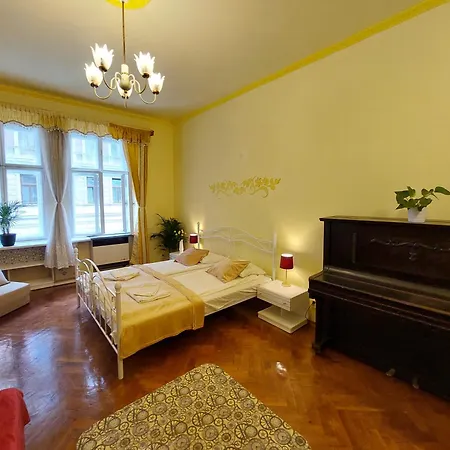 Zuzana Piano