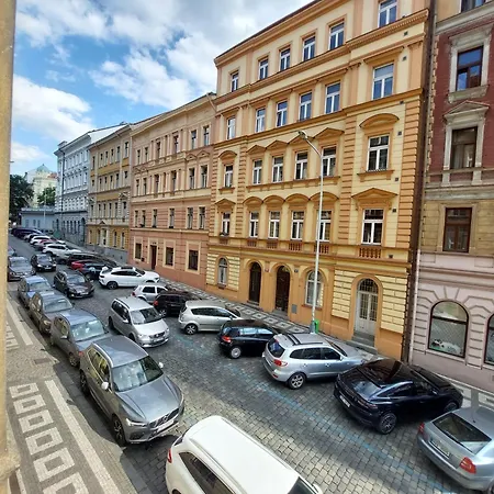 Zuzana Piano Apartment
