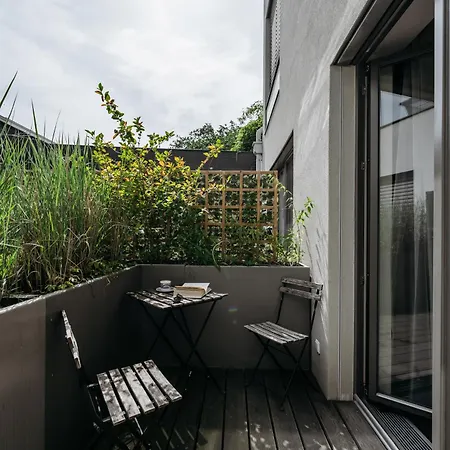 Days - Premium W Stunning Terraces - Easy Access Apartment Prague