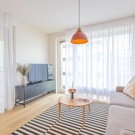 Design - Balcony, Free Parking, Yoga, 10 Mins To Center, By Gravity Apartamento Praga