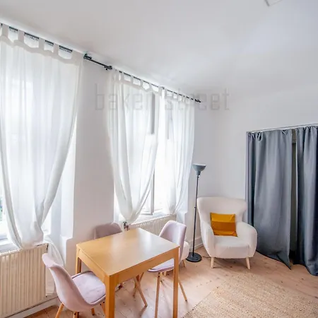 Cozy Close To Palmovka Апартаменты