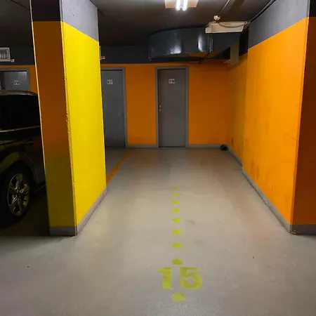 Apartment Spacious Near Center With Balcony And Garage Parking