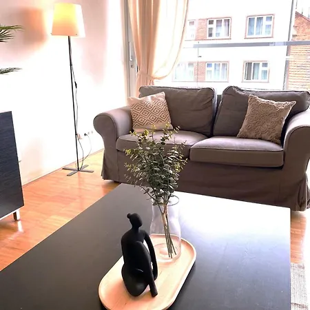 Apartment Spacious Near Center With Balcony And Garage Parking