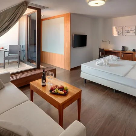 Carol Hotel