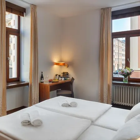 Hotel Carol