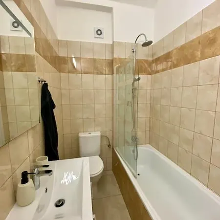 Cute Botanical Flat Near By Zizkov Tower Prague