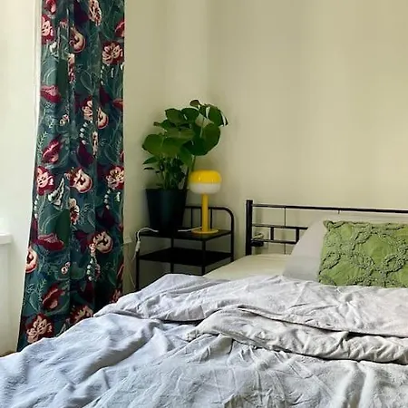 Cute Botanical Flat Near By Zizkov Tower Apartment