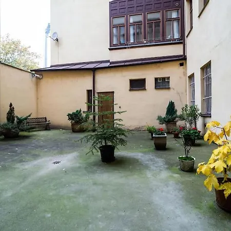 Apartment Cosy, Retro-styled Flat In Beautiful Zizkov *