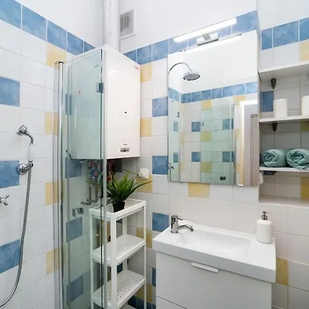 Cosy, Retro-styled Flat In Beautiful Zizkov Apartment Prague