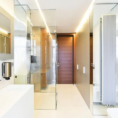 Apartment Presidential Penthouse, 303m2, Jacuzzi On Terrace, Sauna, 6bdrm, 4bthrm, Ac, Lift