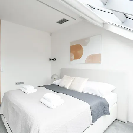 Apartment Presidential Penthouse, 303m2, Jacuzzi On Terrace, Sauna, 6bdrm, 4bthrm, Ac, Lift *