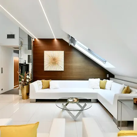 Presidential Penthouse, 303m2, Jacuzzi On Terrace, Sauna, 6bdrm, 4bthrm, Ac, Lift Prague