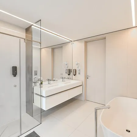 Presidential Penthouse, 303m2, Jacuzzi On Terrace, Sauna, 6bdrm, 4bthrm, Ac, Lift