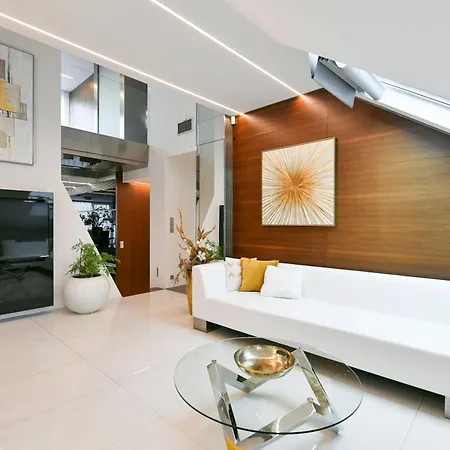 Apartment Presidential Penthouse, 303m2, Jacuzzi On Terrace, Sauna, 6bdrm, 4bthrm, Ac, Lift *
