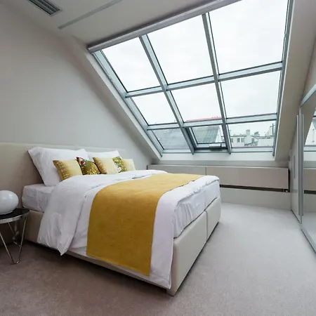 Apartment Presidential Penthouse, 303m2, Jacuzzi On Terrace, Sauna, 6bdrm, 4bthrm, Ac, Lift Prague