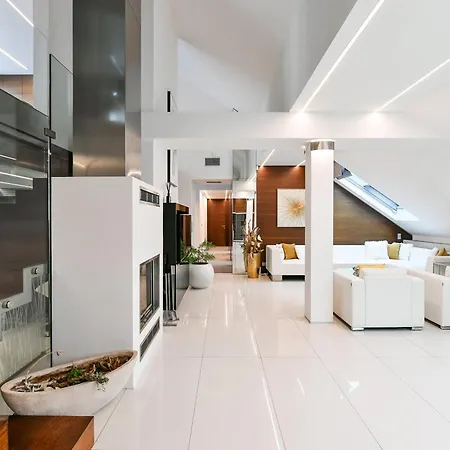 Presidential Penthouse, 303m2, Jacuzzi On Terrace, Sauna, 6bdrm, 4bthrm, Ac, Lift *