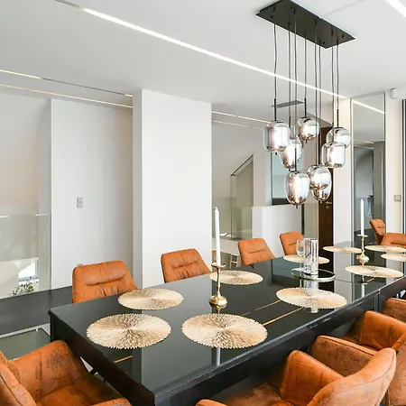 Apartment Presidential Penthouse, 303m2, Jacuzzi On Terrace, Sauna, 6bdrm, 4bthrm, Ac, Lift