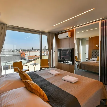 Presidential Penthouse, 303m2, Jacuzzi On Terrace, Sauna, 6bdrm, 4bthrm, Ac, Lift