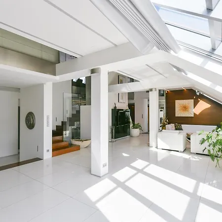 Presidential Penthouse, 303m2, Jacuzzi On Terrace, Sauna, 6bdrm, 4bthrm, Ac, Lift * Prague