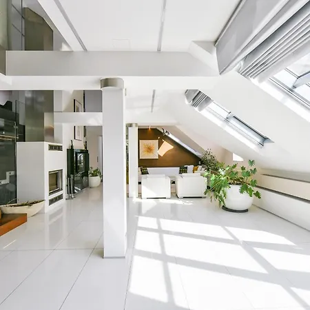 Presidential Penthouse, 303m2, Jacuzzi On Terrace, Sauna, 6bdrm, 4bthrm, Ac, Lift *