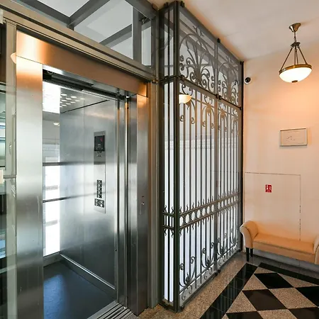 Presidential Penthouse, 303m2, Jacuzzi On Terrace, Sauna, 6bdrm, 4bthrm, Ac, Lift