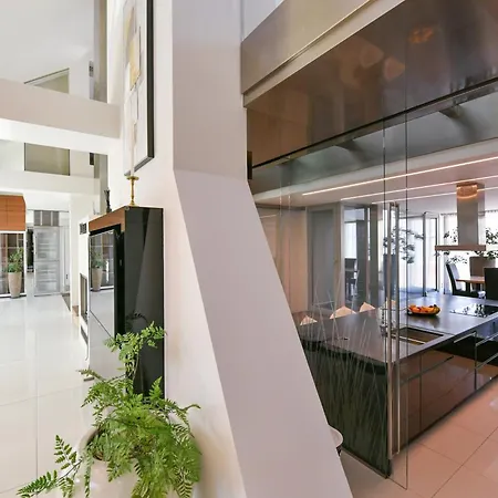 Apartment Presidential Penthouse, 303m2, Jacuzzi On Terrace, Sauna, 6bdrm, 4bthrm, Ac, Lift *