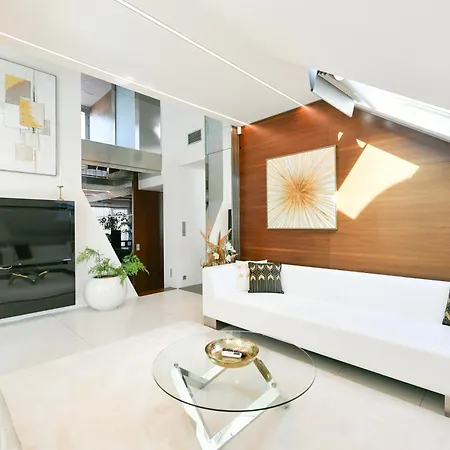 Presidential Penthouse, 303m2, Jacuzzi On Terrace, Sauna, 6bdrm, 4bthrm, Ac, Lift * Prague