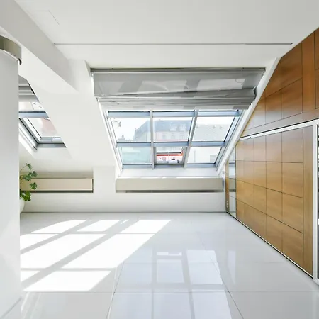 Presidential Penthouse, 303m2, Jacuzzi On Terrace, Sauna, 6bdrm, 4bthrm, Ac, Lift Apartment