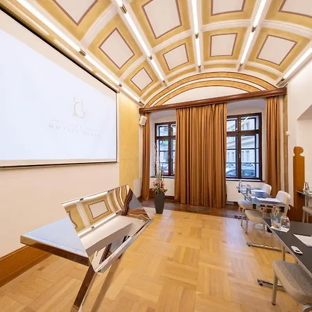Majestic Plaza Отель 4*