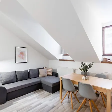 Apartment Elegant 4-guest Retreat Near Old Town Prague